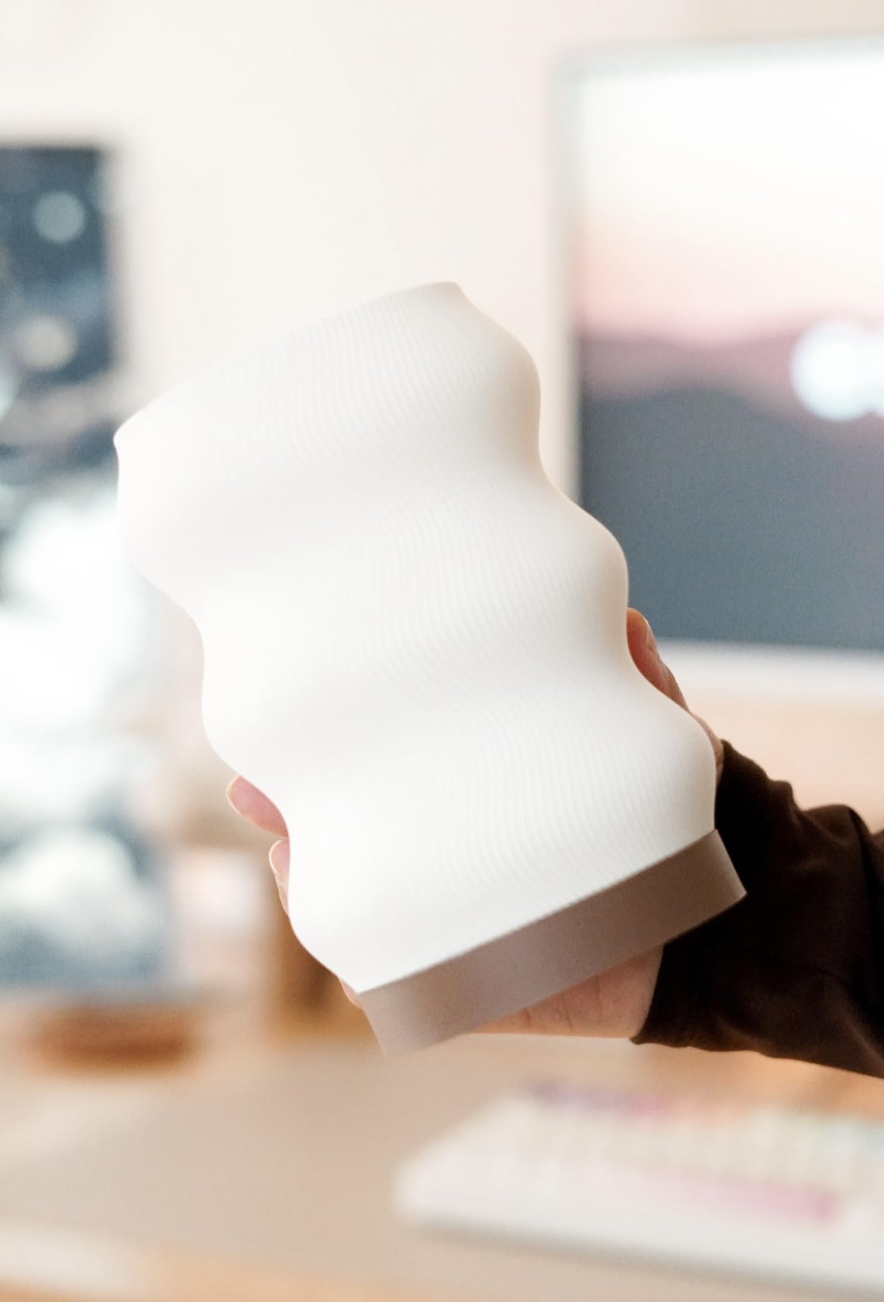 Delta Loom Wave Table Lamp - Modern Bedside Light for Bedroom, Desk, Nightstand, or Office - Mood Lighting Lamp - Eco-Friendly Gift Idea - Unique Home Decor - LED Night Light (Mini)