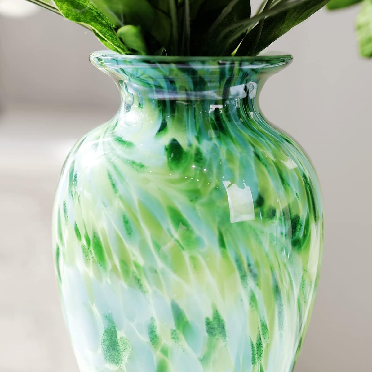 Classic Design Glass vase 11.8“ Green