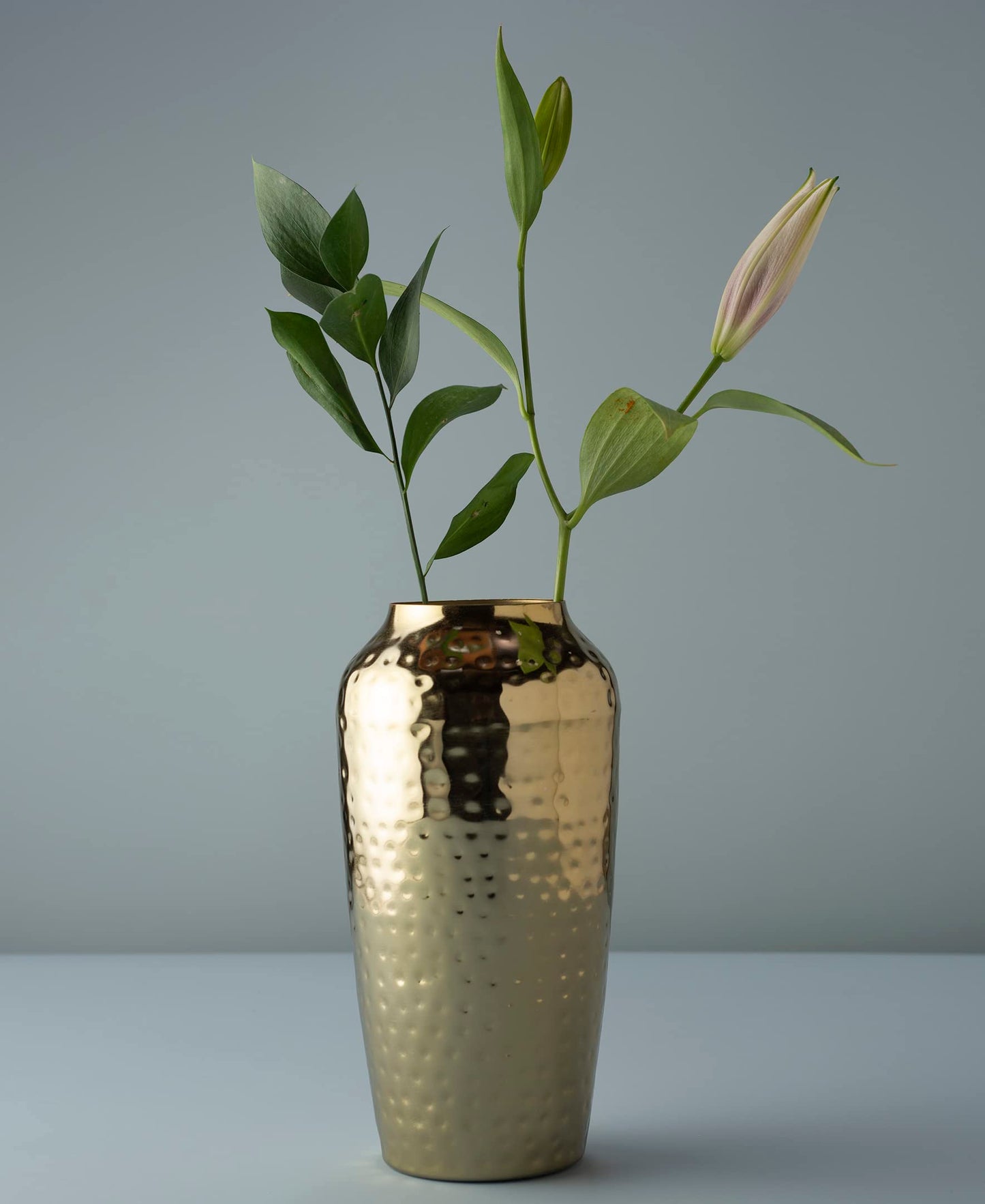 Decorative Hand Hammered Artisan Vase |Design Flower Vase | Living Room Décor | Modern Home | Table Centerpiece | Stylish Gift Box | Gold