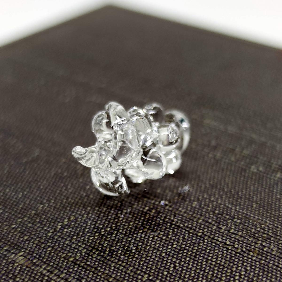 Sansukjai Rare Grape Tiny Micro Crystal Figurines Hand Blown Clear Glass Art Fruit Collectible Gift Home Decor
