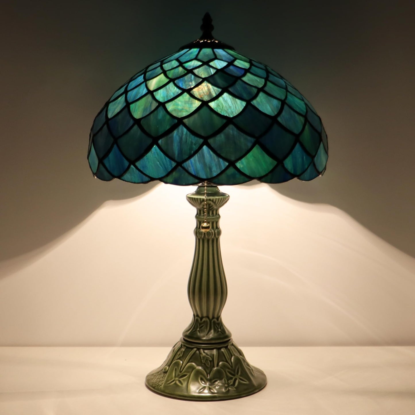 MQYXH Tiffany Style Stained Glass Table Lamp 18.5 Inch - Blue Fish Scales