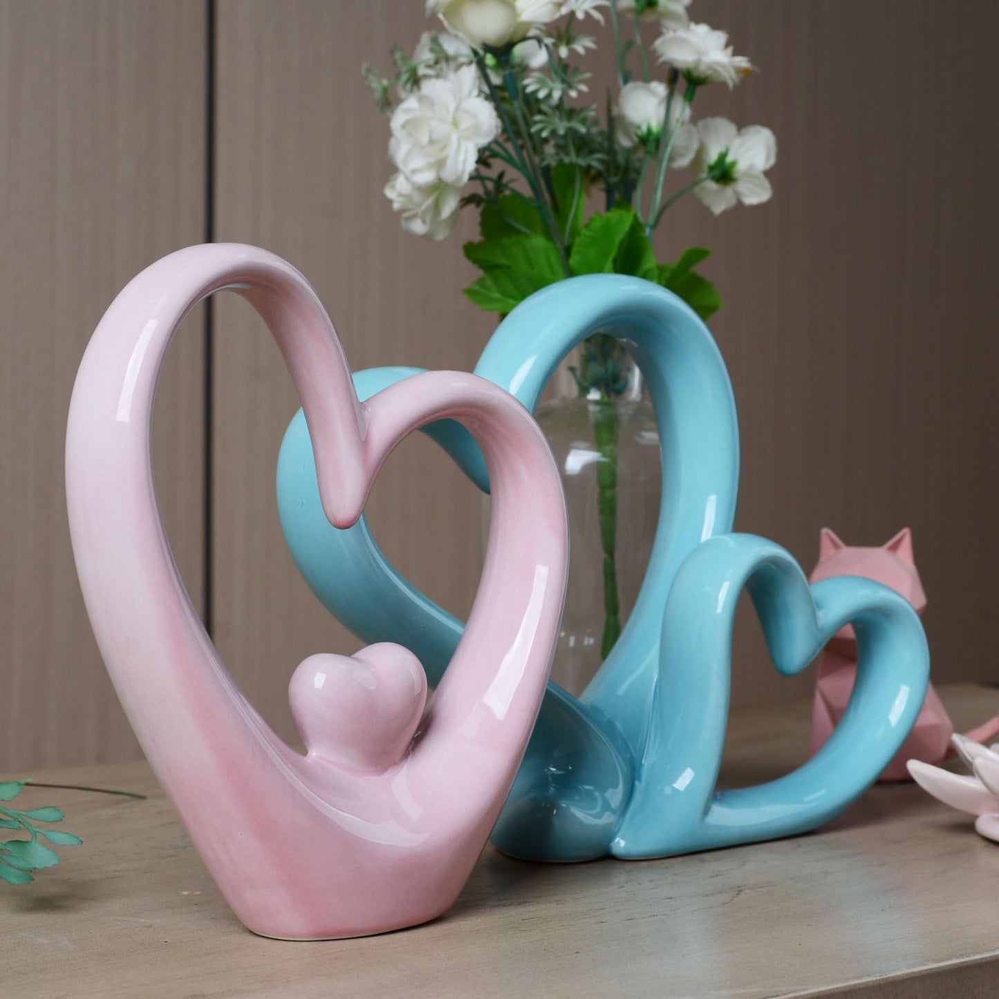 HAUCOZE Heart Statue Figurine Modern Art Sculpture Romantic Home Decor Ceramic Ornament Gift for Living Dining Room Bedroom 9.5 Inch