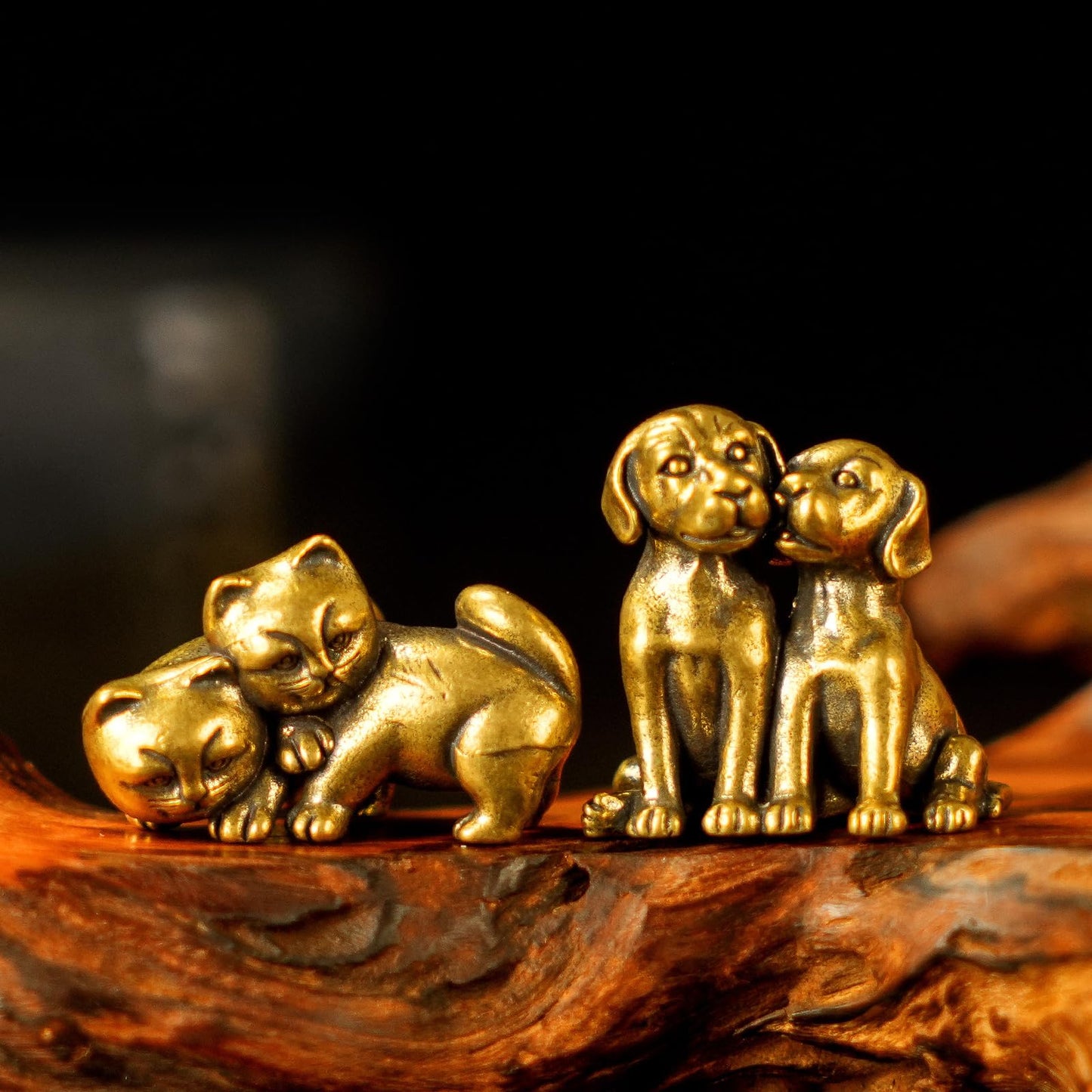Playful Cats Brass Sculpture - 100% Solid Handcast Retro Animal Statue, Whimsical Friendship Desk Decor for Home & Office, Unique Collectible Gift for Pet Lovers, Handcrafted Dog Lover Art Piece