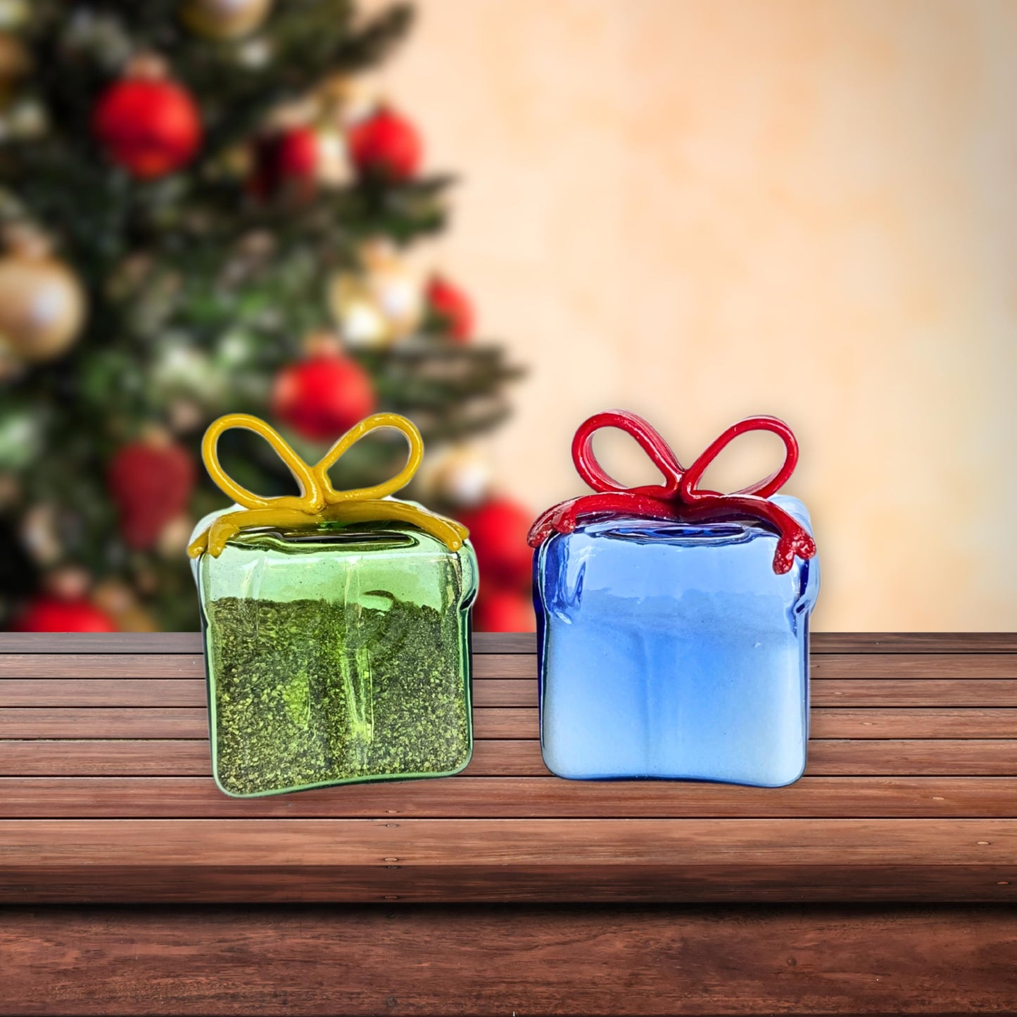 Gift Essentials Blown Glass Christmas Gift Salt and Pepper Shaker Set – Mini Decorative Salt and Pepper Shakers – Gift Boxed Holiday Table Decor – Novelty Winter Present Design