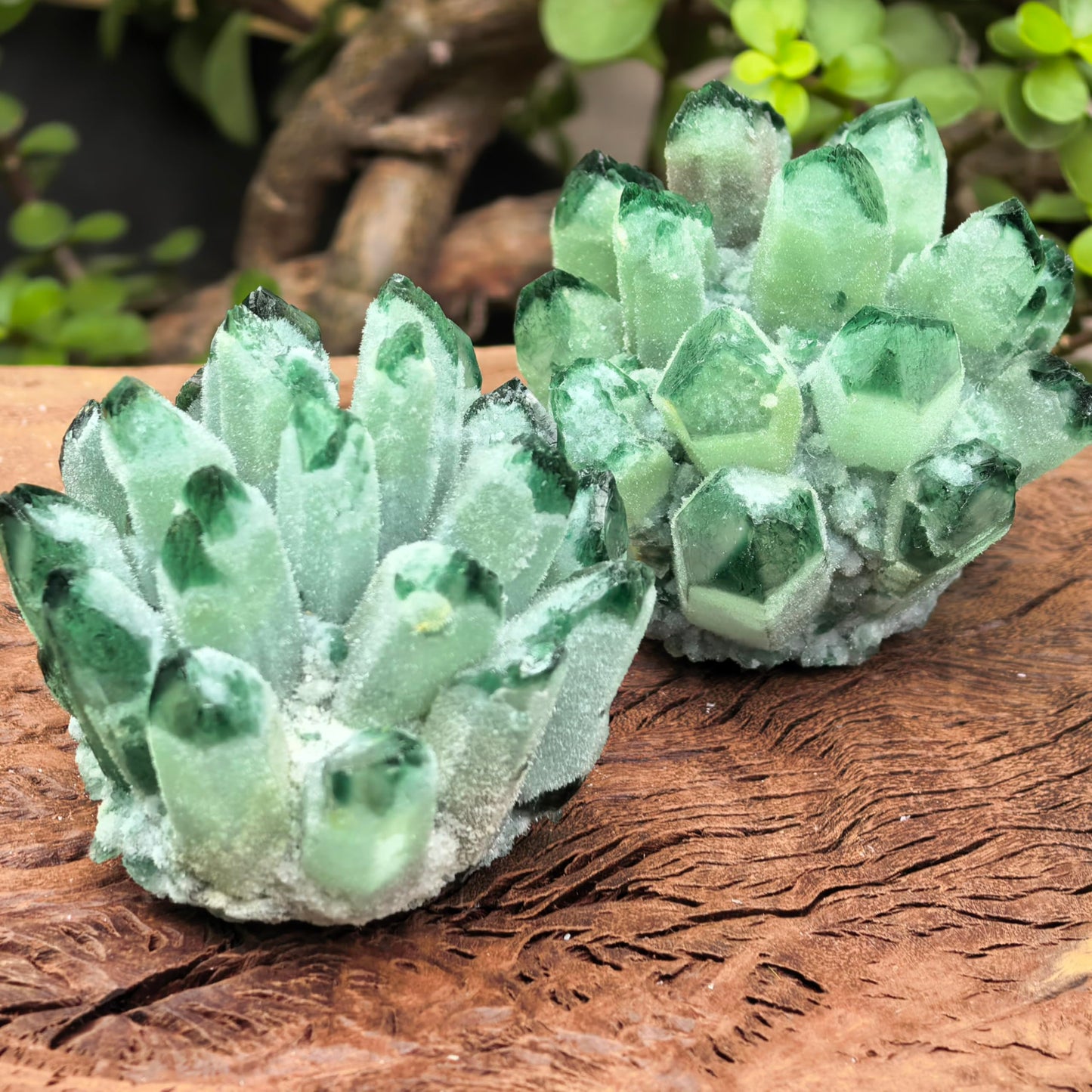 Natural Crystal Cluster Quartz Carved Crystal Sculpture Reiki Healing Stone Home Decor Mineral Specimen Crystal Gift Collection (Green Ghost Crystal)