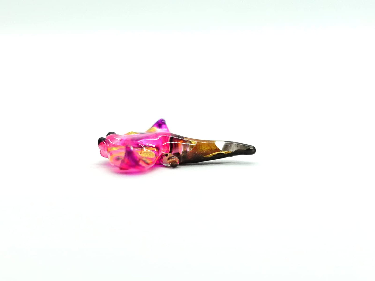 Sansukjai Manta Ray Tiny Miniature Glass Figurine – Handmade 1-Inch Blown Glass Animal – Cute Ocean Decor – Collectible Gift (Pink Purple)