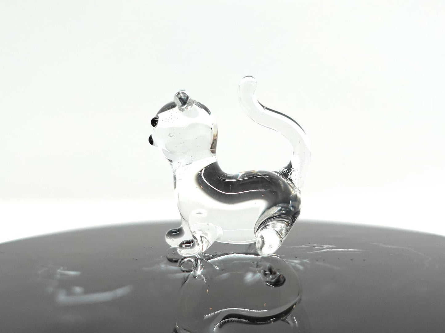 Sansukjai Tiny Cat Miniature Glass Figurine – Handmade Blown Glass Animal – Cute Collectible Cat Sculpture – Fairy Garden Pet Décor Gift (Clear Sit)