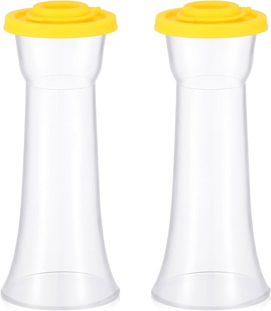2 plastic salt and pepper bottles with lids, moisture-proof salt and pepper containers,salt shaker， camping, family dining, Christmas kitchen gifts(Yellow)