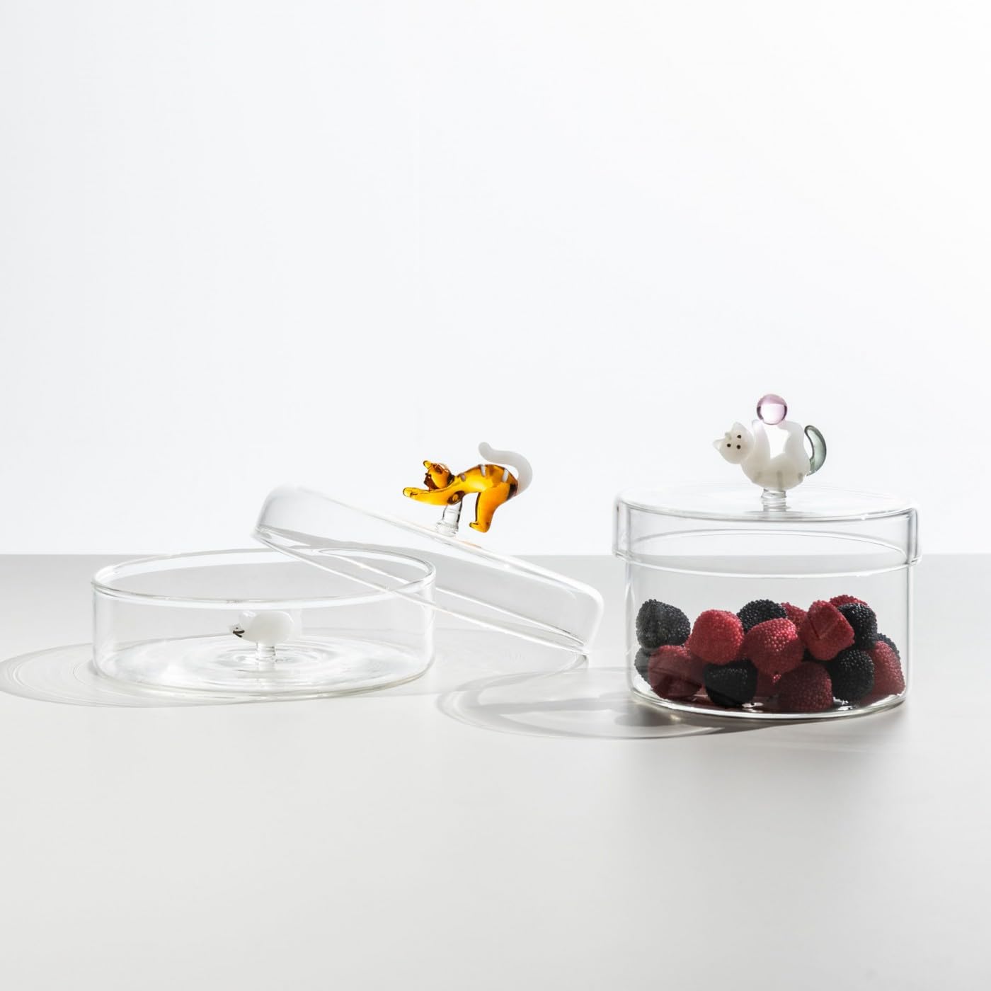 Ichendorf Tabby Cat Decorative Glass Storage Box with Pink Ball - Handmade Borosilicate Glass - 4.92 in H 5.12 in