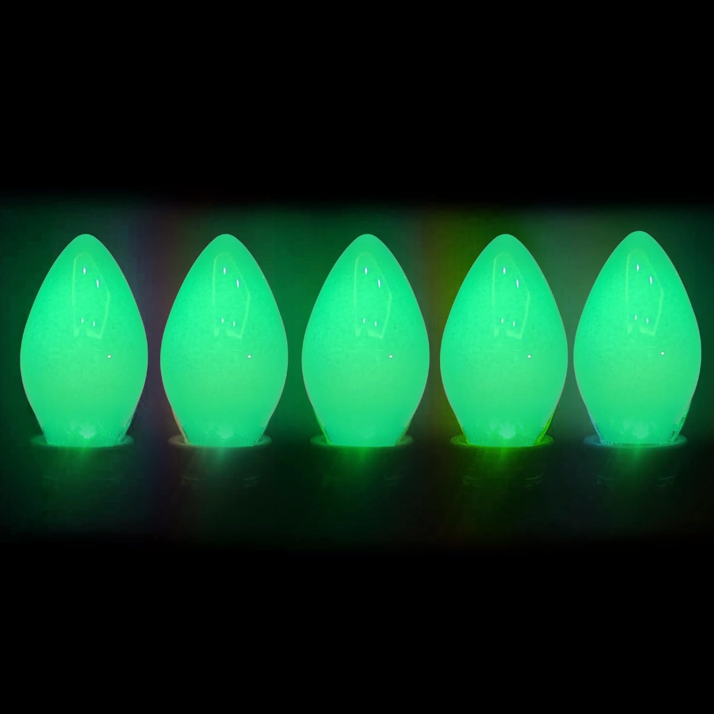Bokoiuu C7 LED Christmas Light Bulbs, 25 Pack Green Replacement Bulbs, Shatterproof Green LED Light Bulbs for C7 Christmas String Lights, E12 Candelabra Base, 0.6 Watts