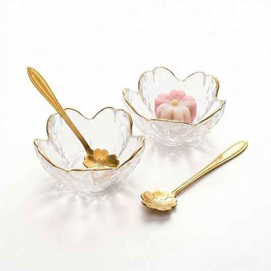 ZAJINJABD 3.3” Small Sakura Dipping Bowls Set with Gold Spoons，Clear Glass Sauce Dishes with Gold Trim for Soy Sauce, Sushi, Snacks, and Party Appetizers （2 Bowls+2 Spoons）