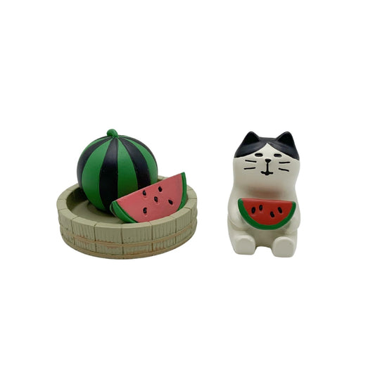 ZNWSRY Miniature Cat Figurines - Cute Watermelon Cat Sculpture for Shelf, Desk Decoration - Funny Desk Accessories - Perfect Cute Cat Gift for Cat Lovers