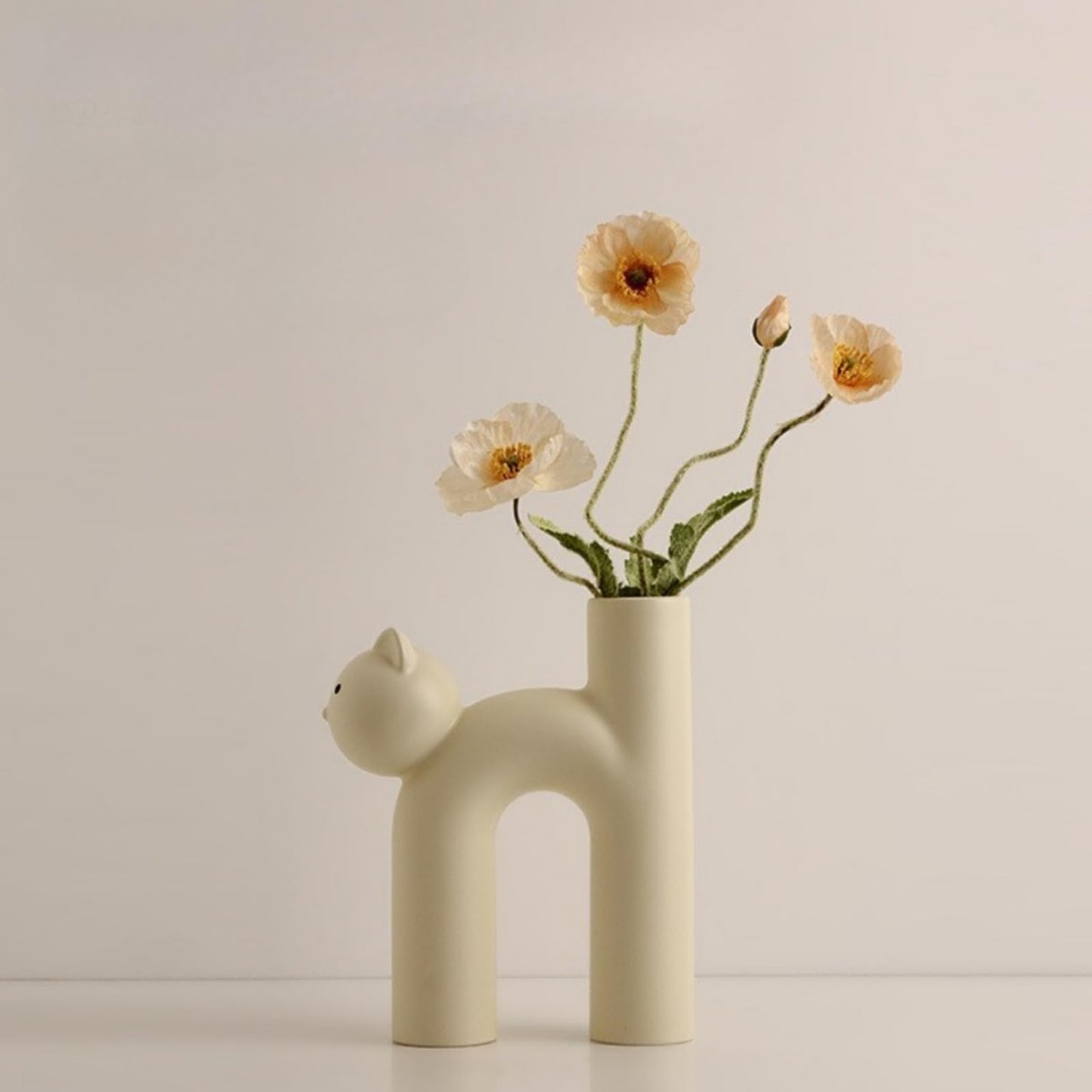Cat Ceramic Vase Nordic U-Shape, Cute Cat Shaped Bud Vase Minimalist Boho Decor for Room Desk Shelf Entranceway Kitchen Table, Artistic Plant Holder (White)