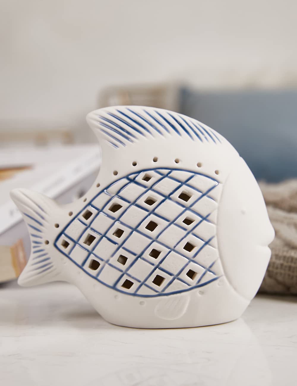 SEINHIJO Fish Statue Figurine LED Ocean Decor Modern Sculpture Home Gift for Table Centerpiece Art Ceramic 5.9 Inch