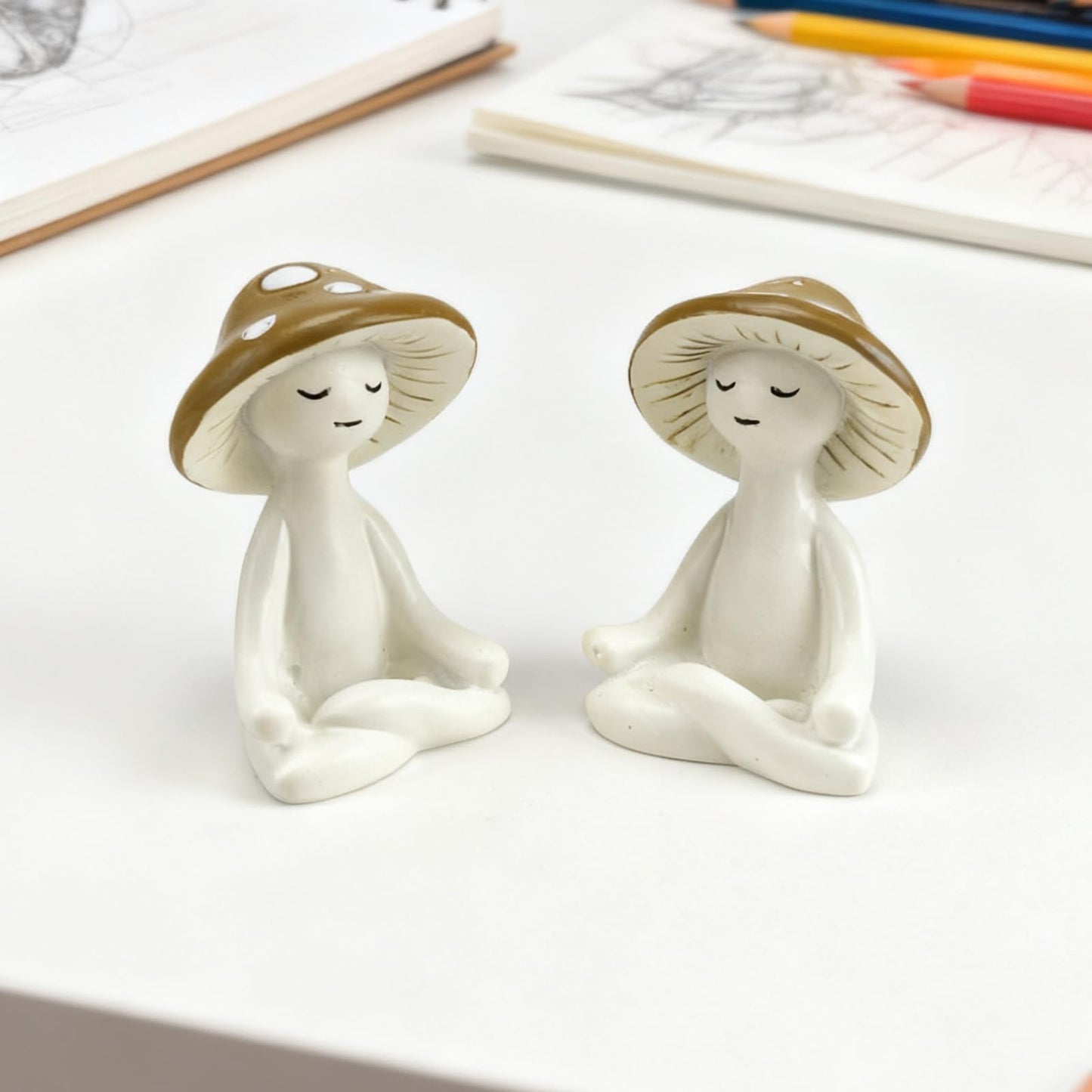 Tafelans 2Pcs Cute Meditation Mushroom Statue-Meditation Mushroom Resin Statue for Desk Living Room Resin Figurine for Home Patio Office Decor Cute Plant Statues for Tabletop Garden Backyard Decor