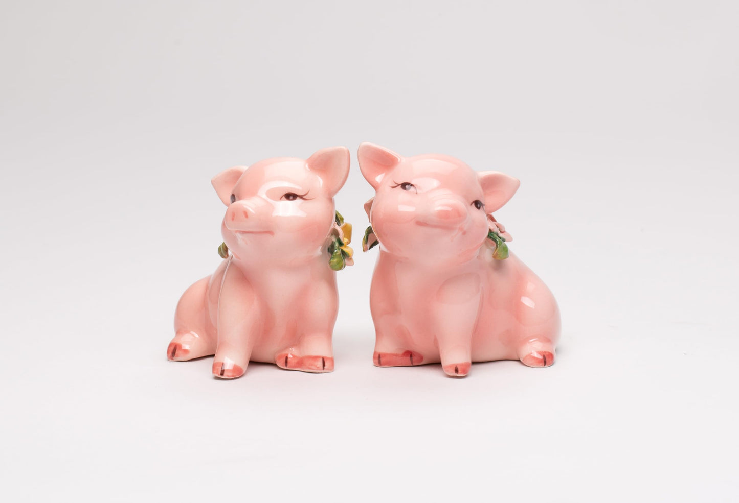 Cosmos Gifts 96242 Fine Ceramic Pink Pig Couple Piggy with Pink Rose Salt and Pepper, 2 7/8"H