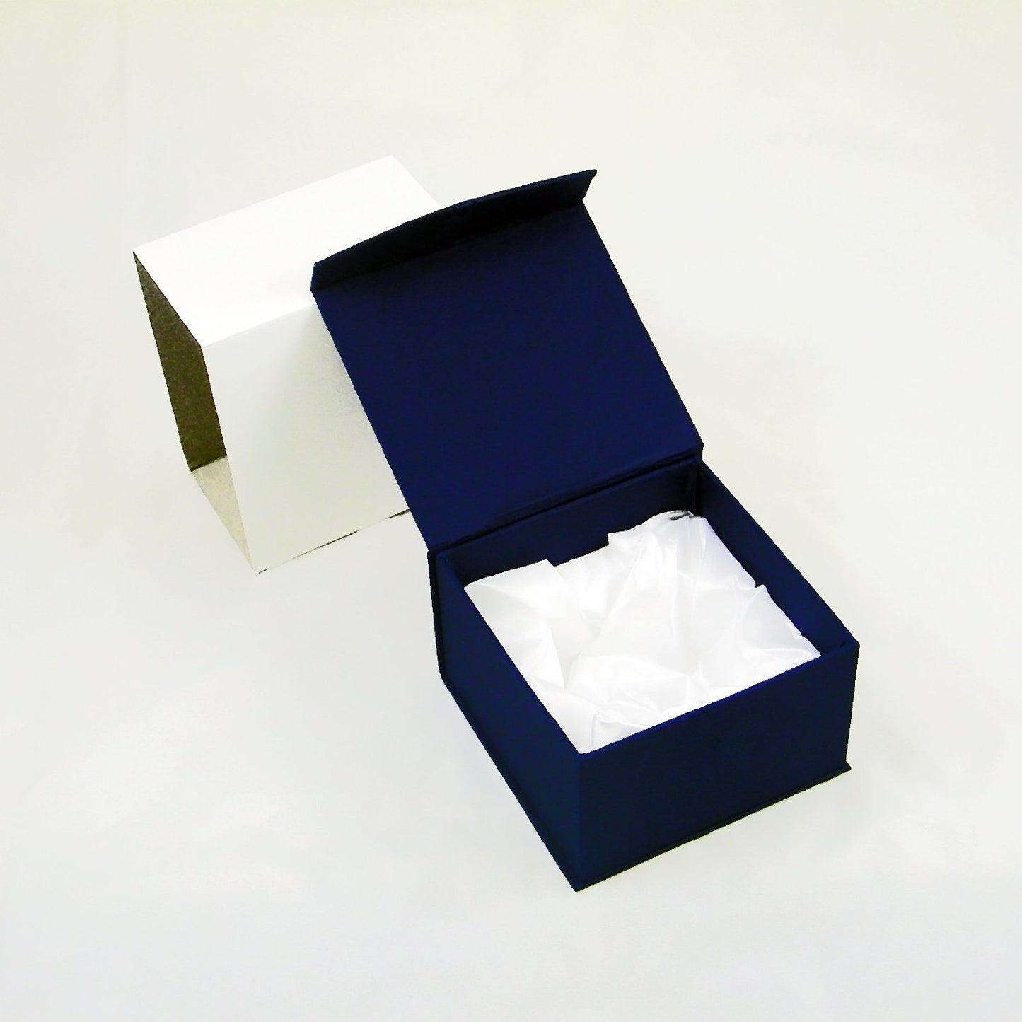 Amlong Crystal Clear Pyramid 3 inch with Gift Box
