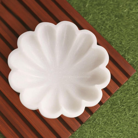 SWADESHI BLESSINGS HandCrafted Marble Decorative Bowl | White Ruffle Scalloped Fluted Key/Fruit Ring Dish | Organic Modern Home Decor (7 Inches)
