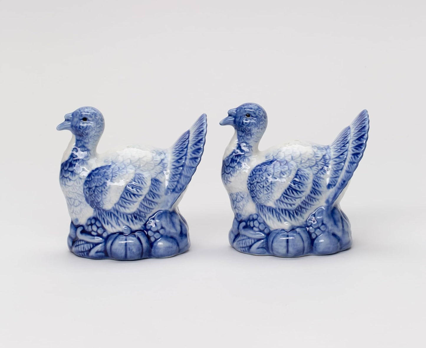 Fine Ceramic Dutch Blue Thanksgiving Harvest Turkey Salt & Pepper Shakers Set, 3-3/4" H