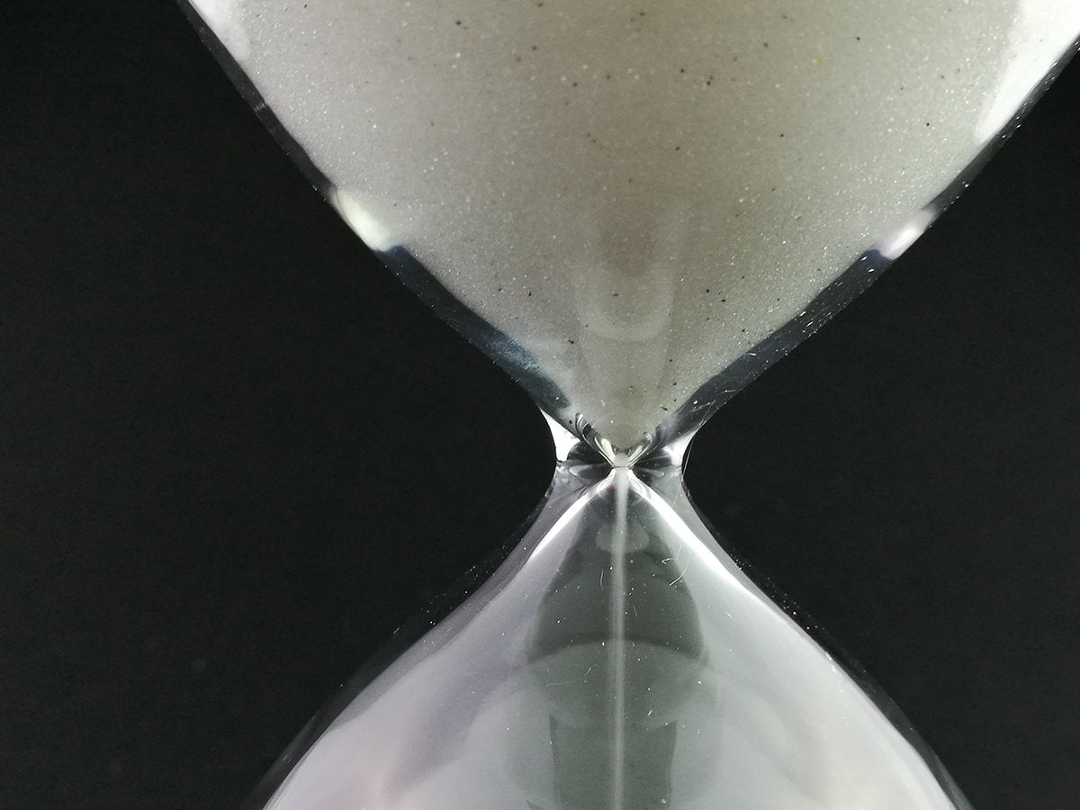 Large Fashion Colorful Sand Glass Sandglass Hourglass Timer Clear Smooth Glass Measures Home Desk Decor Xmas Birthday Gift (60 Minutes, White)