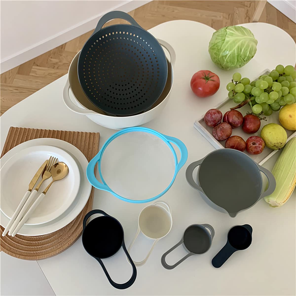 MiHerom Plastic Nesting Bowls Set with 2 Mixing bowls,Colanders,4 Measuring Cups,Sifter for Baking,Food Prep,RV Camping Accessories,8 Pieces