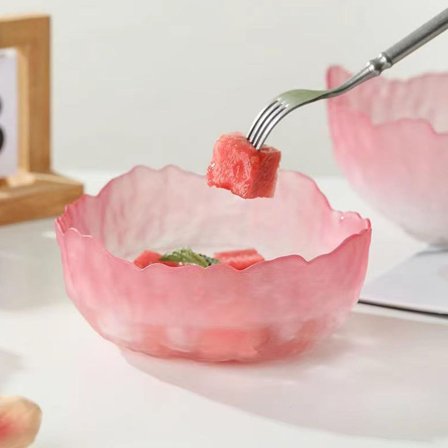 SYXLTSH Glass Salad Bowl Irregular Lotus Flower Shape Serving Bowls, Mixing Nut Bowls for Kitchen Fruist, Snack, Dessert, and Ice Cream Candy Dishes (Crystal Gradient Pink, 6.5")