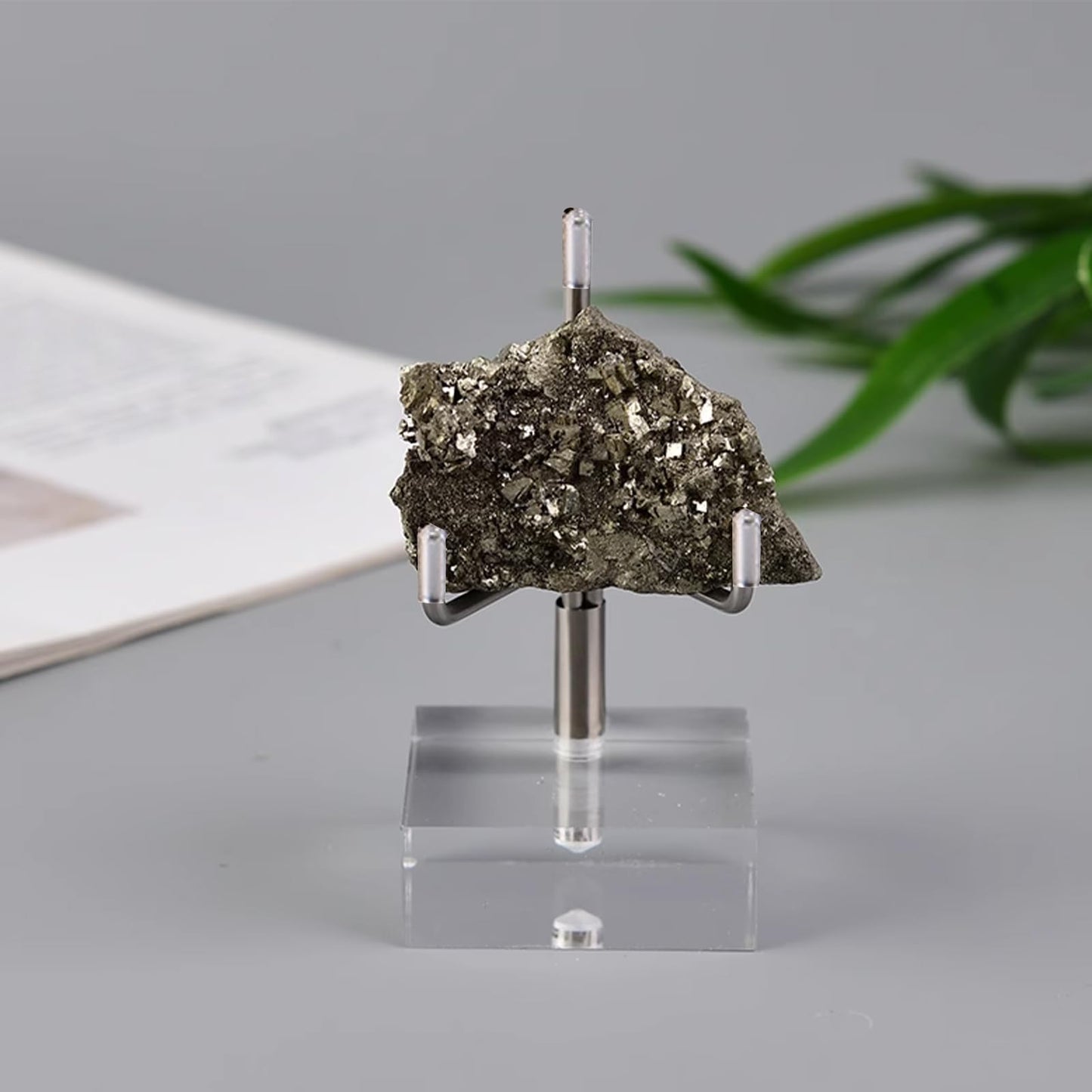 LECEHIVO 20 Pcs Adjustable Metal Arm Display Stand with Acrylic Base Silver Easel Rock Decorative Plate Holder for Picture Book Mineral Geodes Agate Coral Collection