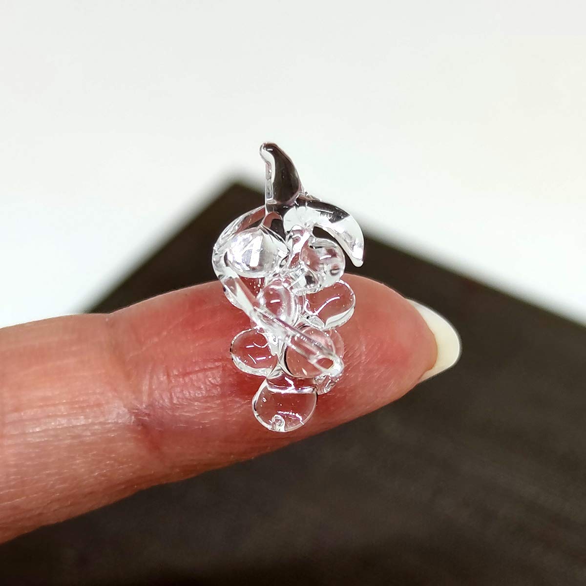 Sansukjai Rare Grape Tiny Micro Crystal Figurines Hand Blown Clear Glass Art Fruit Collectible Gift Home Decor
