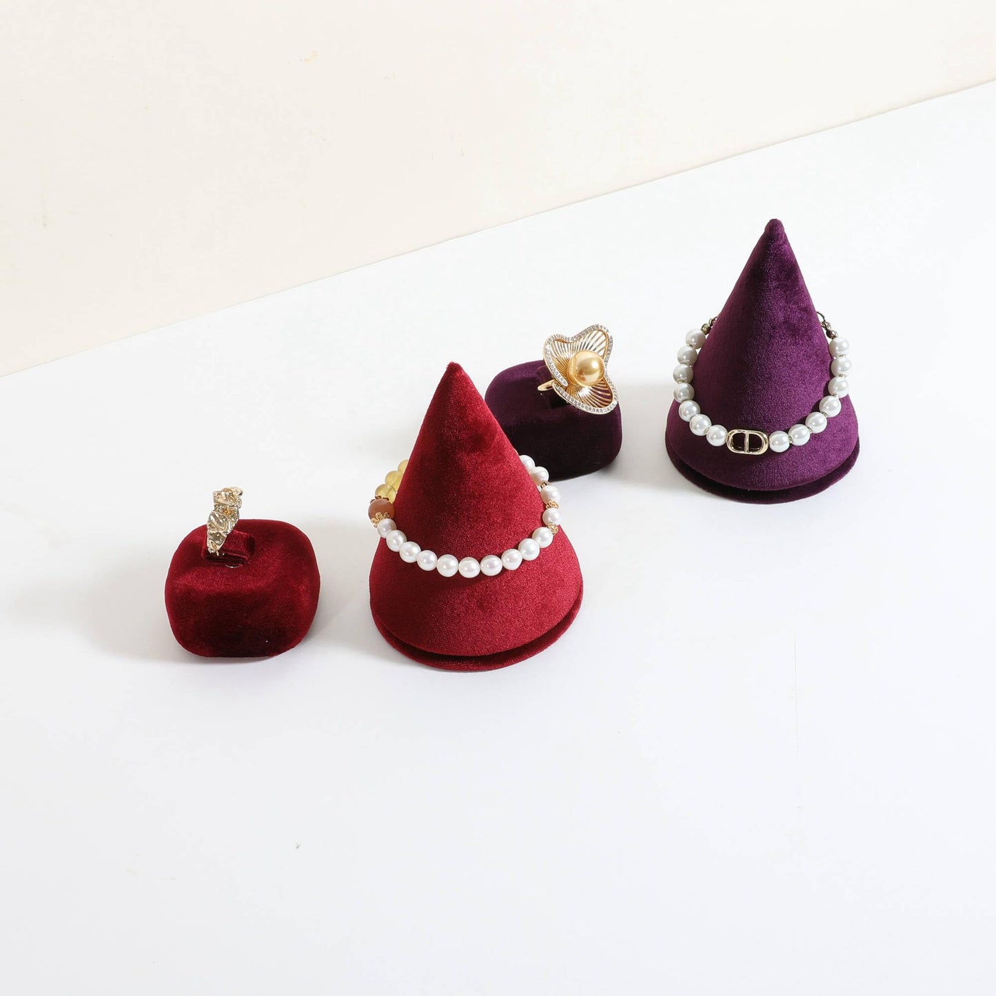 CHISTOR Cone Bangle Display for Jewelry, Cute Watch Holder Stand, Velvet Bracelet Display for Selling, Jewelry Storage Organizer【Red】