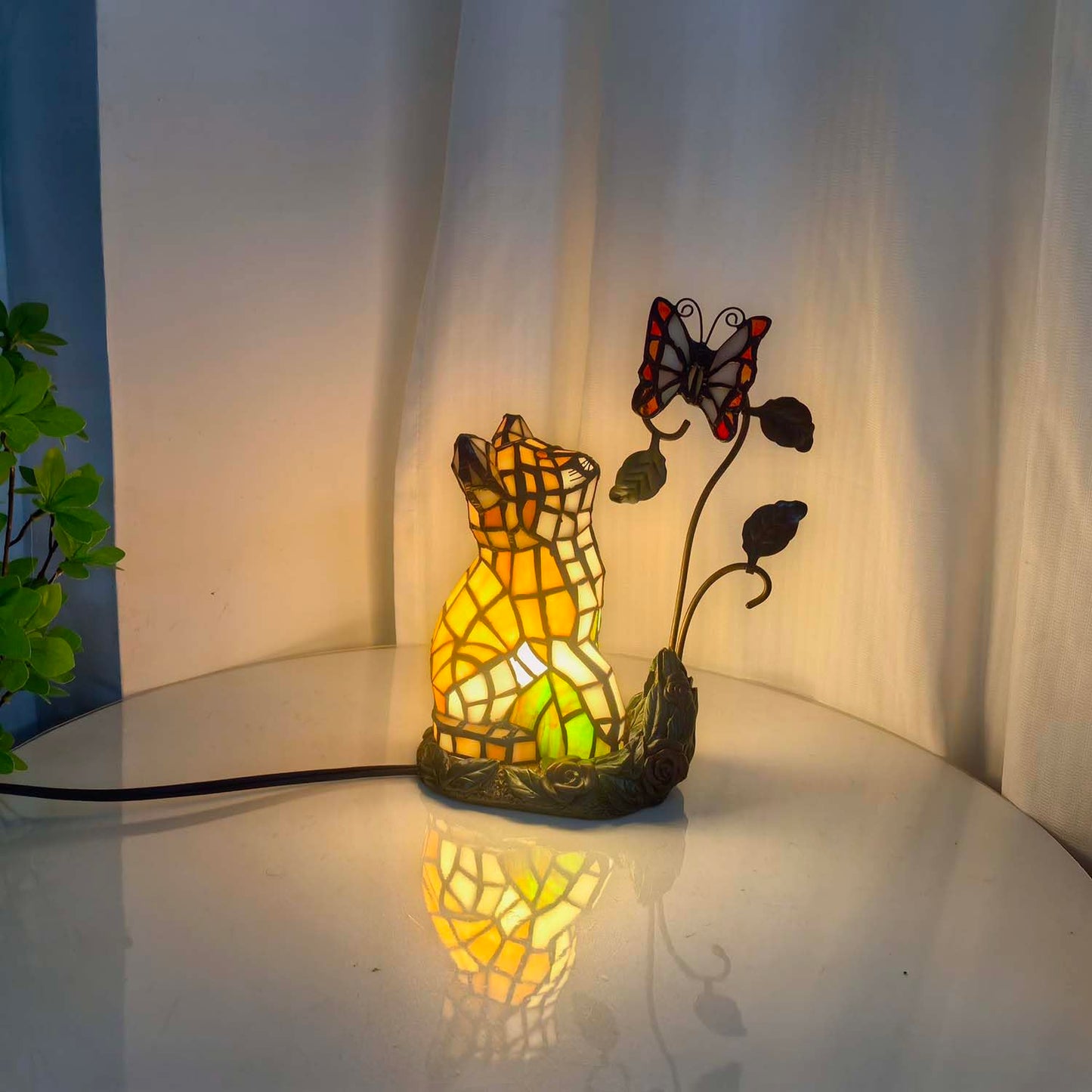 Bieye L10891 Tiffany-Style Stained Glass Cat Accent Table Lamp - Adorable Orange Cat Watching a Butterfly - 10-Inch Tall