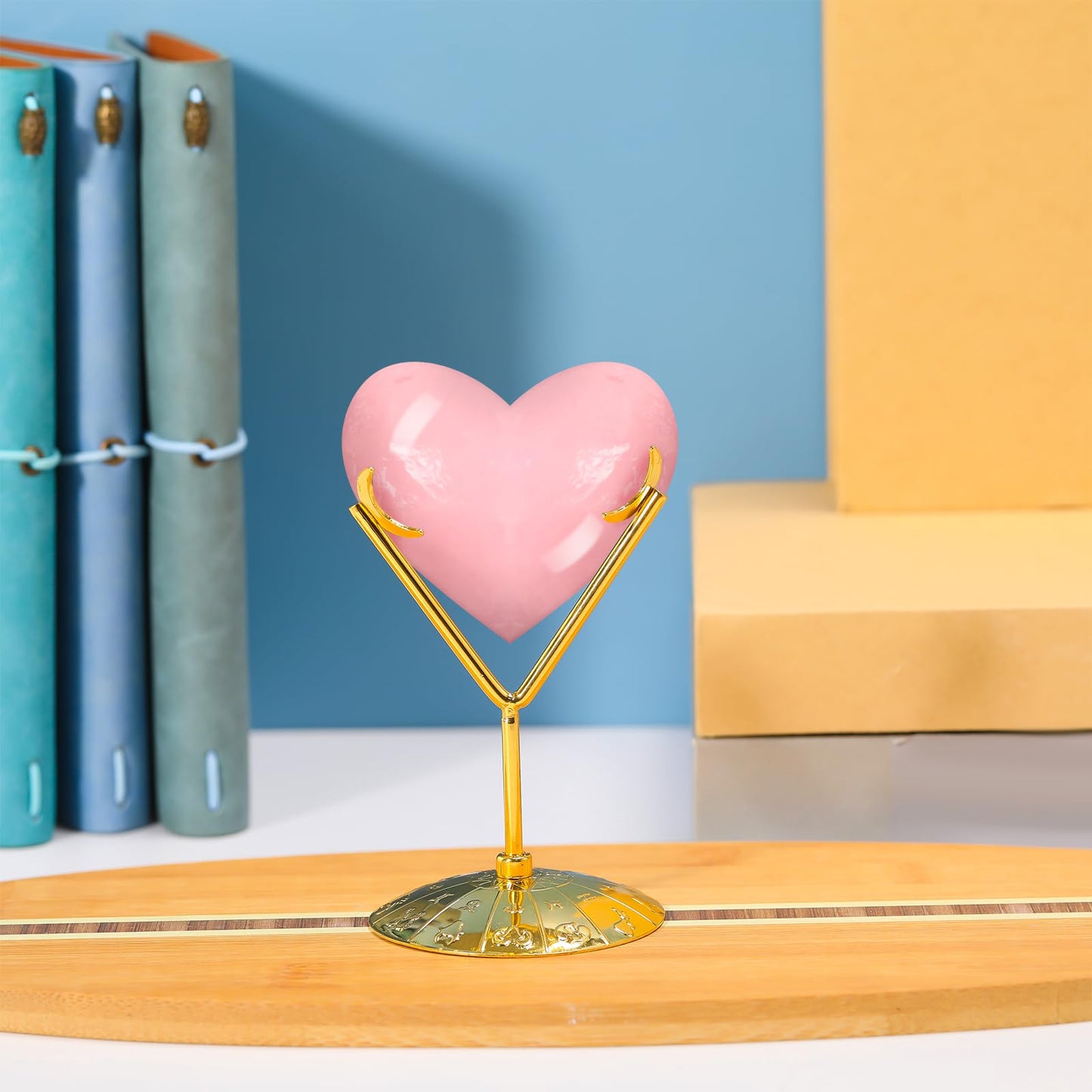 Otoolling Gold 2 Pcs Heart Shape Metal Display Stand Adjustable Golden Rock Display Holder for Gemstones Minerals Agate Slabs Plates Seashell Sphere Crystal Ball Eggs Collectibles
