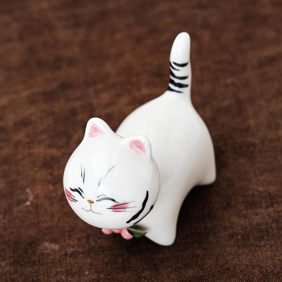 RiJinDuoJin Handmade Ceramic Cat Figurine, Cute Lucky Healing Cat Themed Decorative for Cat Lovers, Ideal for Desk, Bookshelf, Nightstand & Home Decor, for Mother’s Day, Easter, Birthday, Men & Women