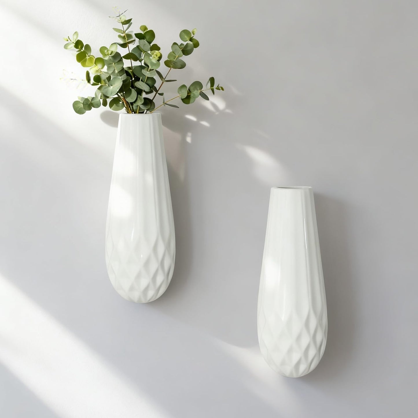 2 Pack GDSZJLJ Artistic Wall Ceramic Vase, White Hanging Vase That Turns Flowers Into Wall Art, Decorative Ceramic Sconce Vase