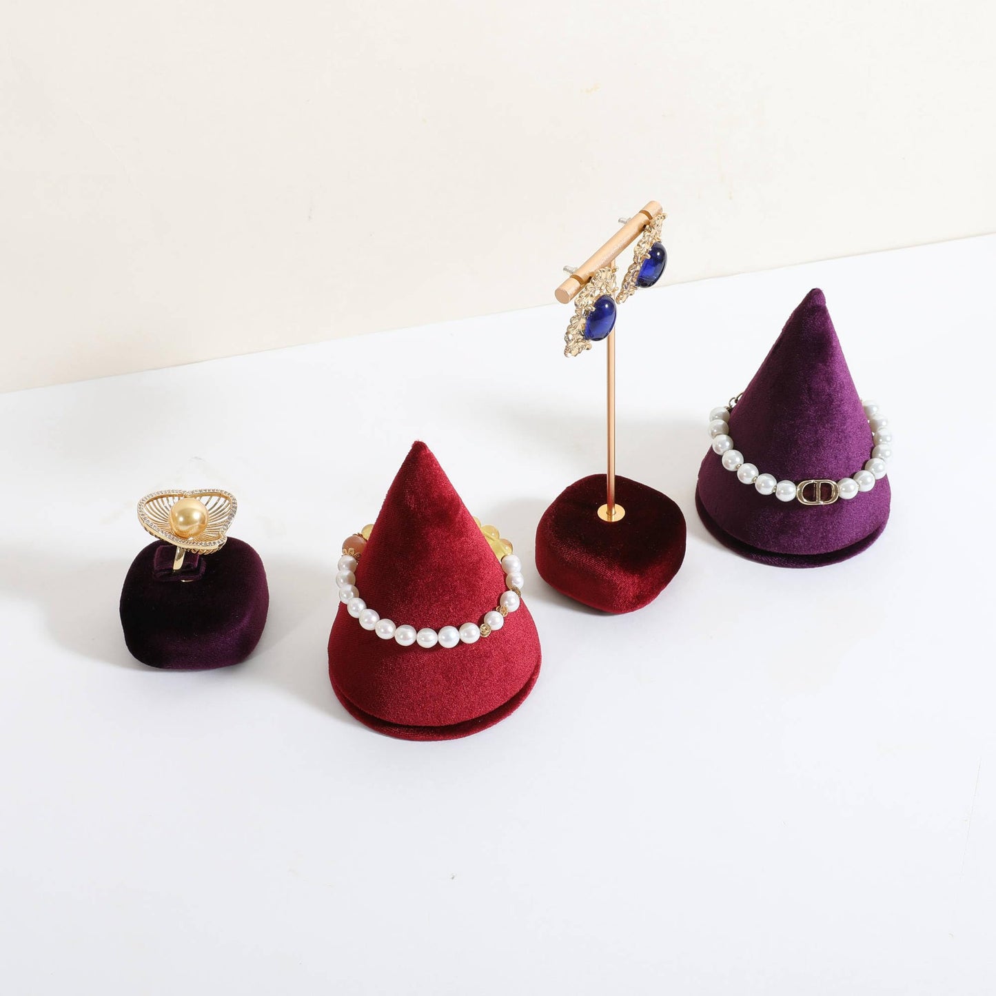 CHISTOR Cone Bangle Display for Jewelry, Cute Watch Holder Stand, Velvet Bracelet Display for Selling, Jewelry Storage Organizer【Red】