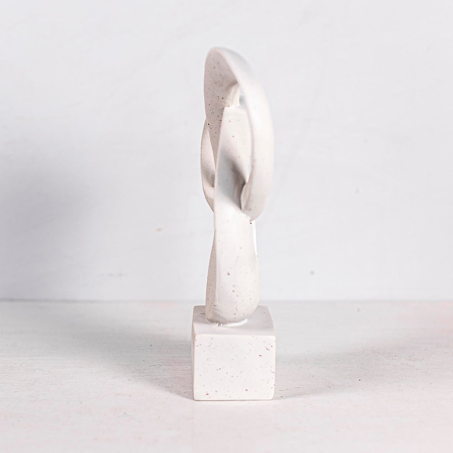 WeiRanHuiWu Abstract Interlocking Rings Sculpture, White Speckled Resin, 9.45in Tall, Modern Decor on Square Base