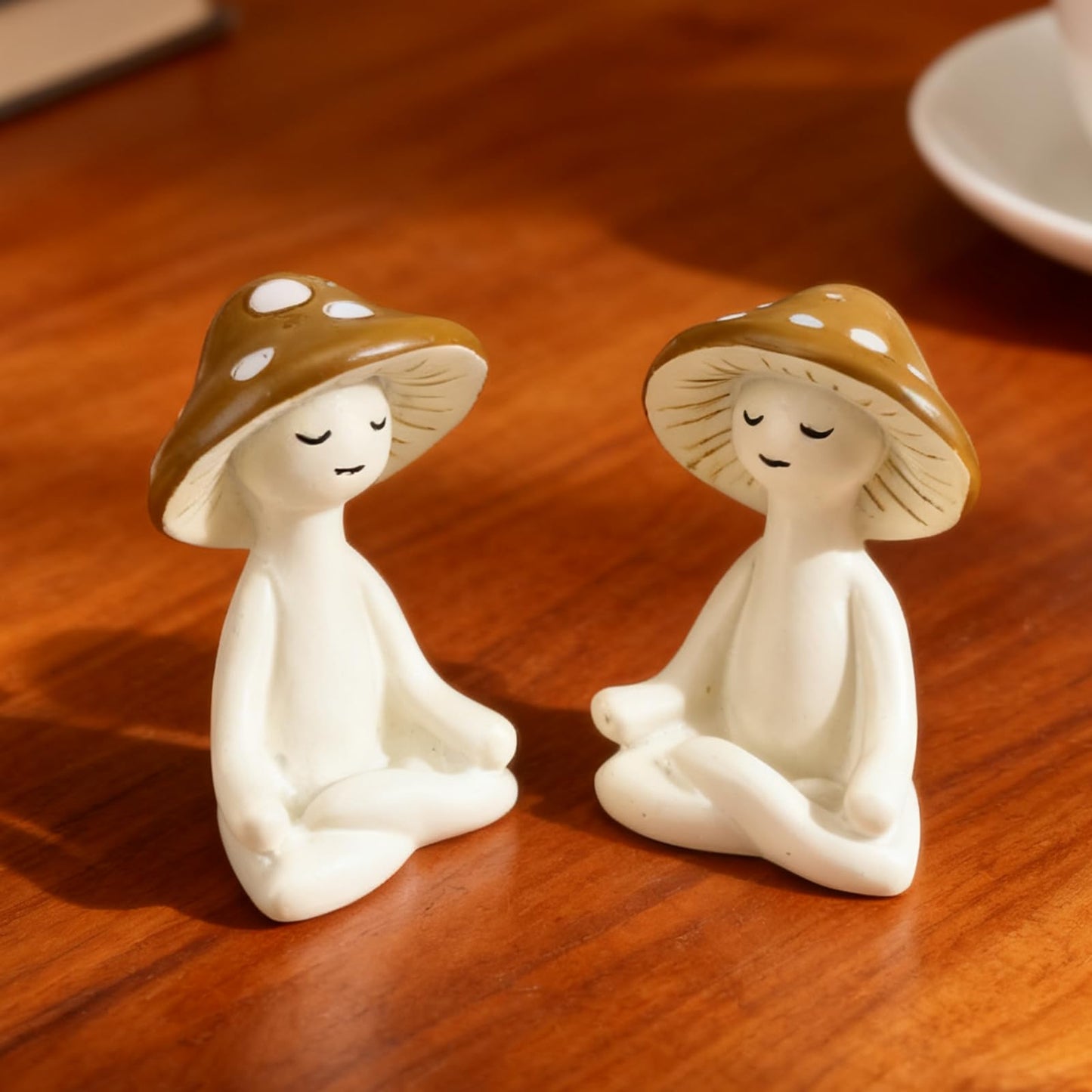 Tafelans 2Pcs Cute Meditation Mushroom Statue-Meditation Mushroom Resin Statue for Desk Living Room Resin Figurine for Home Patio Office Decor Cute Plant Statues for Tabletop Garden Backyard Decor