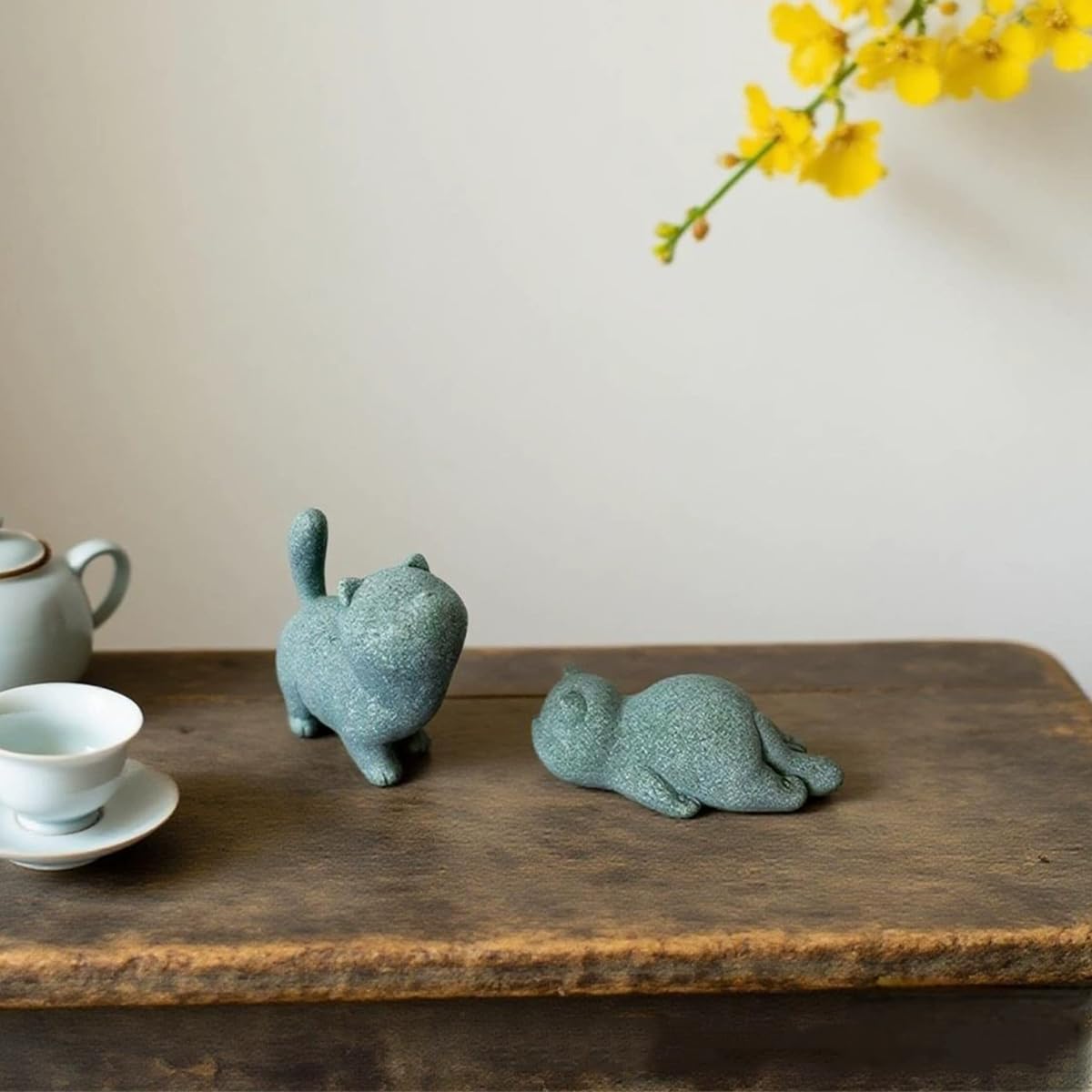 livelyfish Cute Cat Figurine Lucky Cat Statue Sandstone Animal Sculpture Tea Pet Tabletop Ornaments Micro Landscape Fairy Garden Aquarium Decor (B)