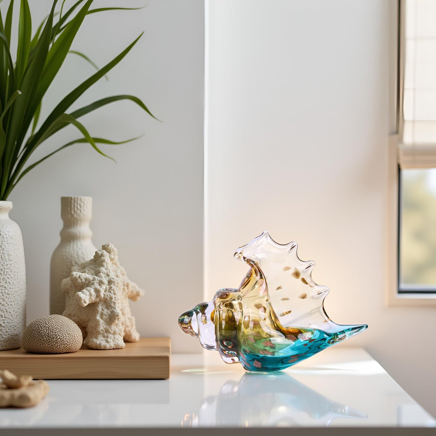 XMGZQ Hand Blown Glass Conch Statue,Sea Glass Art Figurine, Coastal Home Decor with Sea Shells, Living Room TV Stand Above Cabinet,Bookcase,Beach Decoration,Entryway Conch Horn Figurines