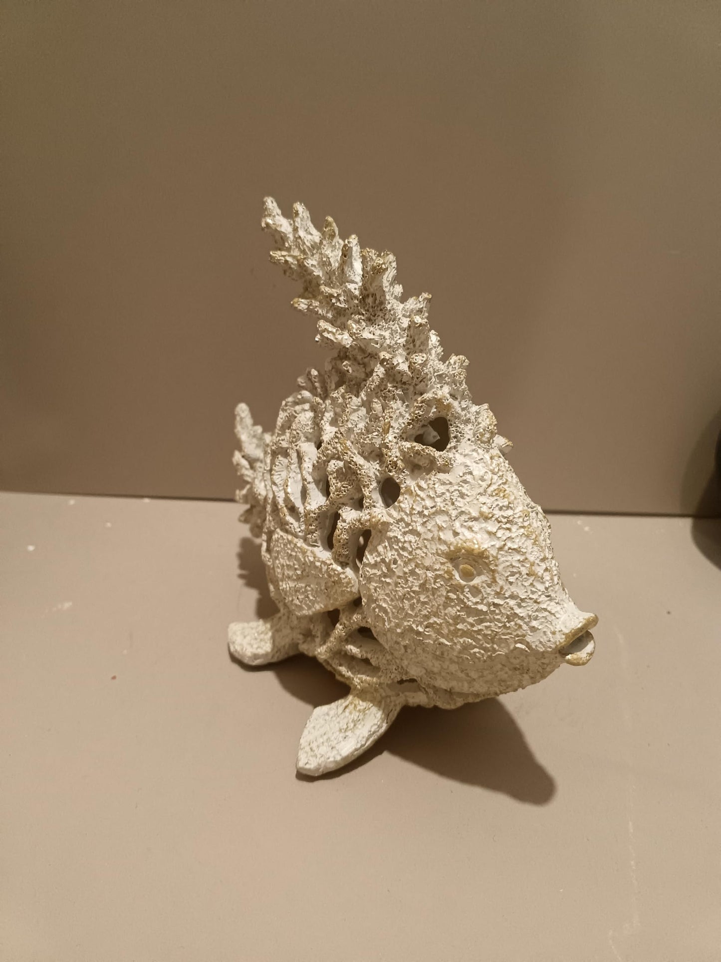 NVSHIQWEI Coral Reef Angelfish Sculpture - Polyresin Beach Home Decor, Ocean Decor,Coastal Tabletop Hand-Carved Look Statue for Desk, Shelf, Bathroom, Office Ornament，Gifts