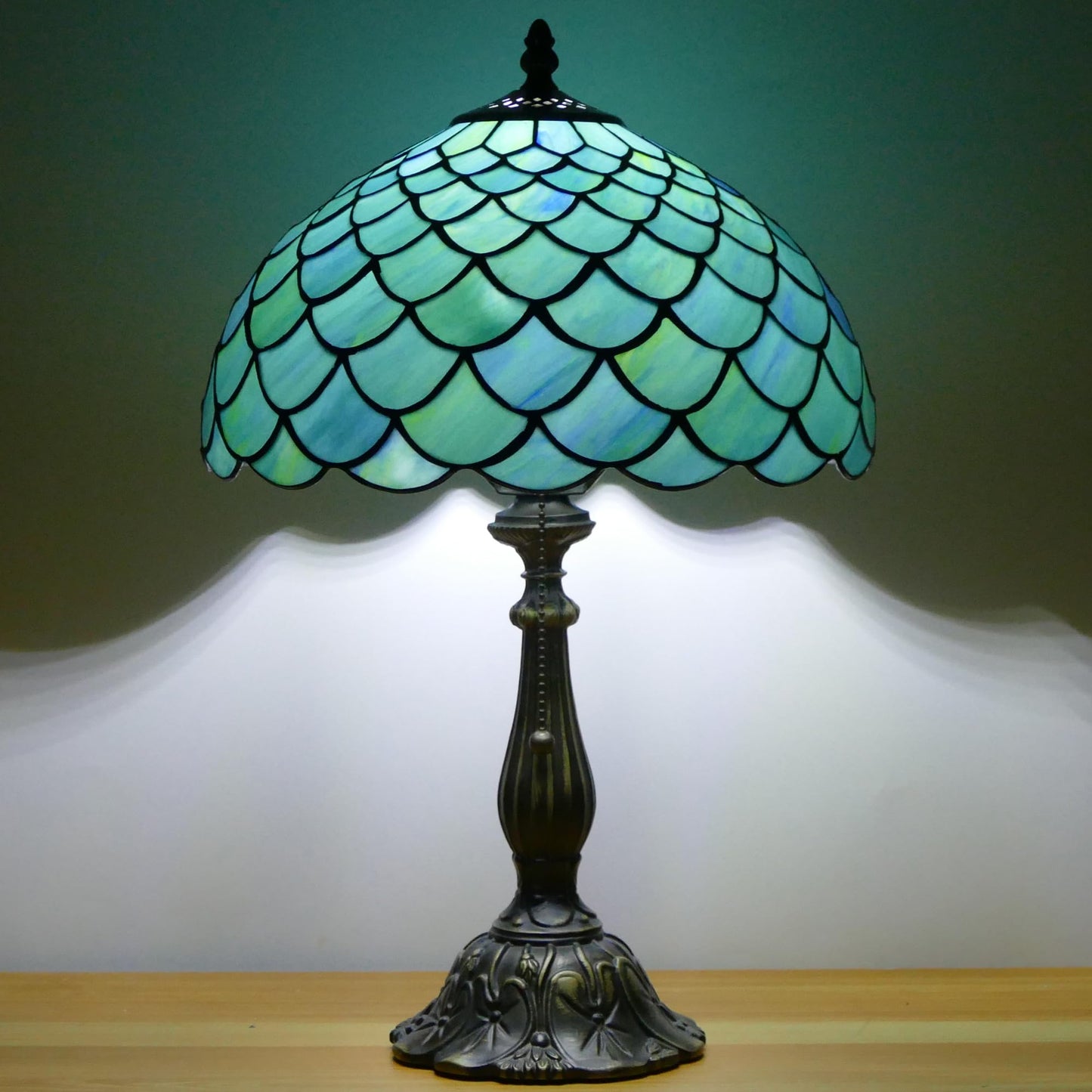 WFAYNTIFL Tiffany Table Lamp Stained Glass Fishscale Style W12H19 Inch