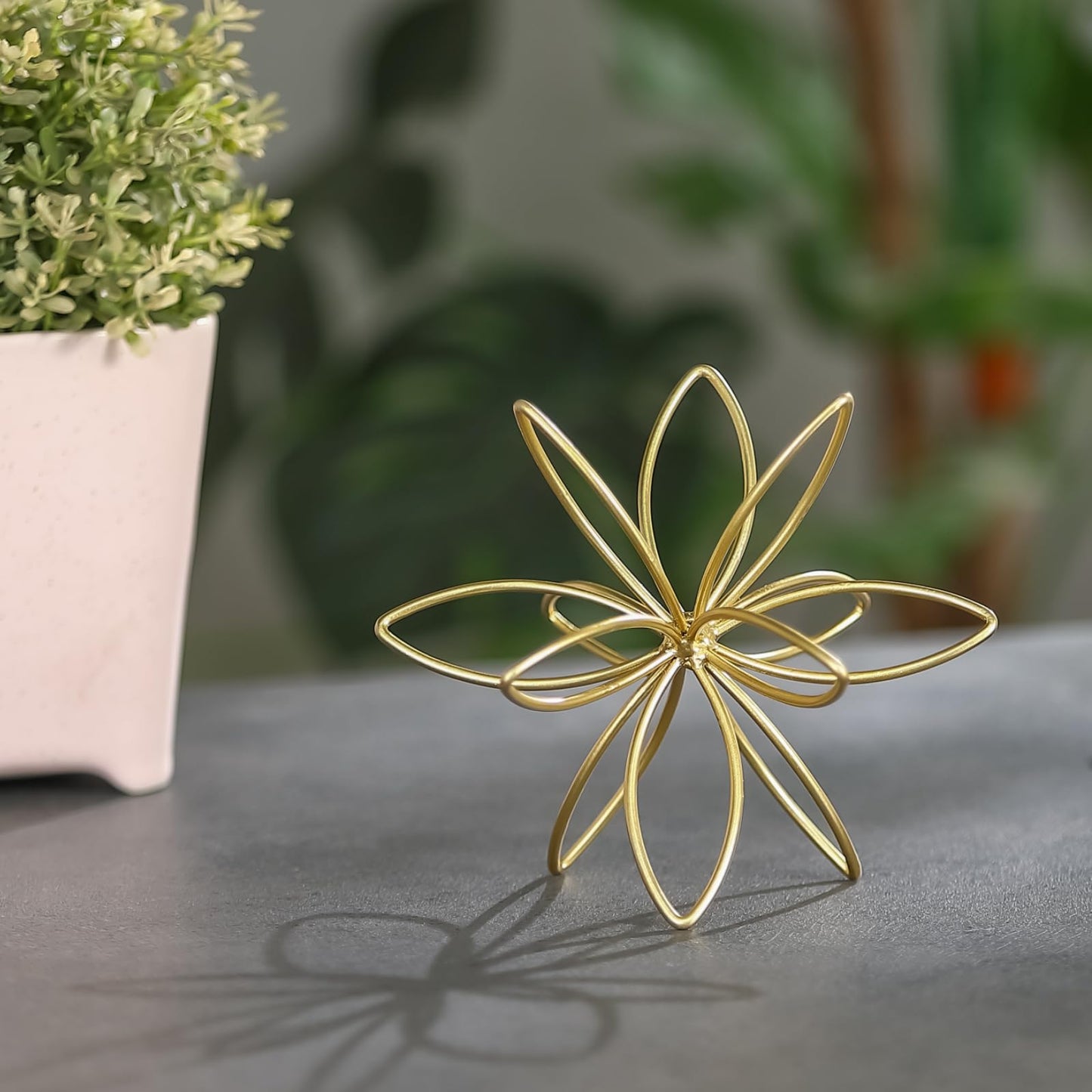 MOCOME 4.25" Gold Sphere Decor, Metal Handmade Floral Decorative Sculpture, Abstract Tabletop Decorative Ball for Home Metal Sphere Decor