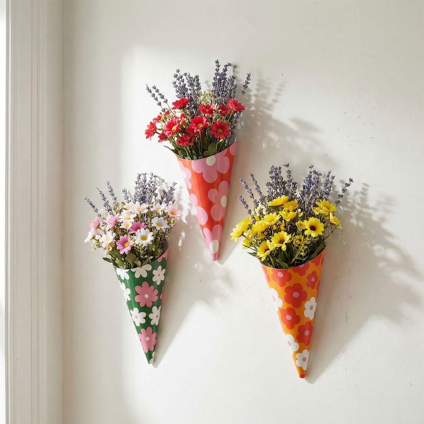 AIM & GGKK Floral Wall Vases - Set of 3 Flower Pattern Metal Wall Flower Vases for for Modern Home Decor, Entryway, Hallway, Bathroom, Living Room, Dining Room, Narrow Spaces