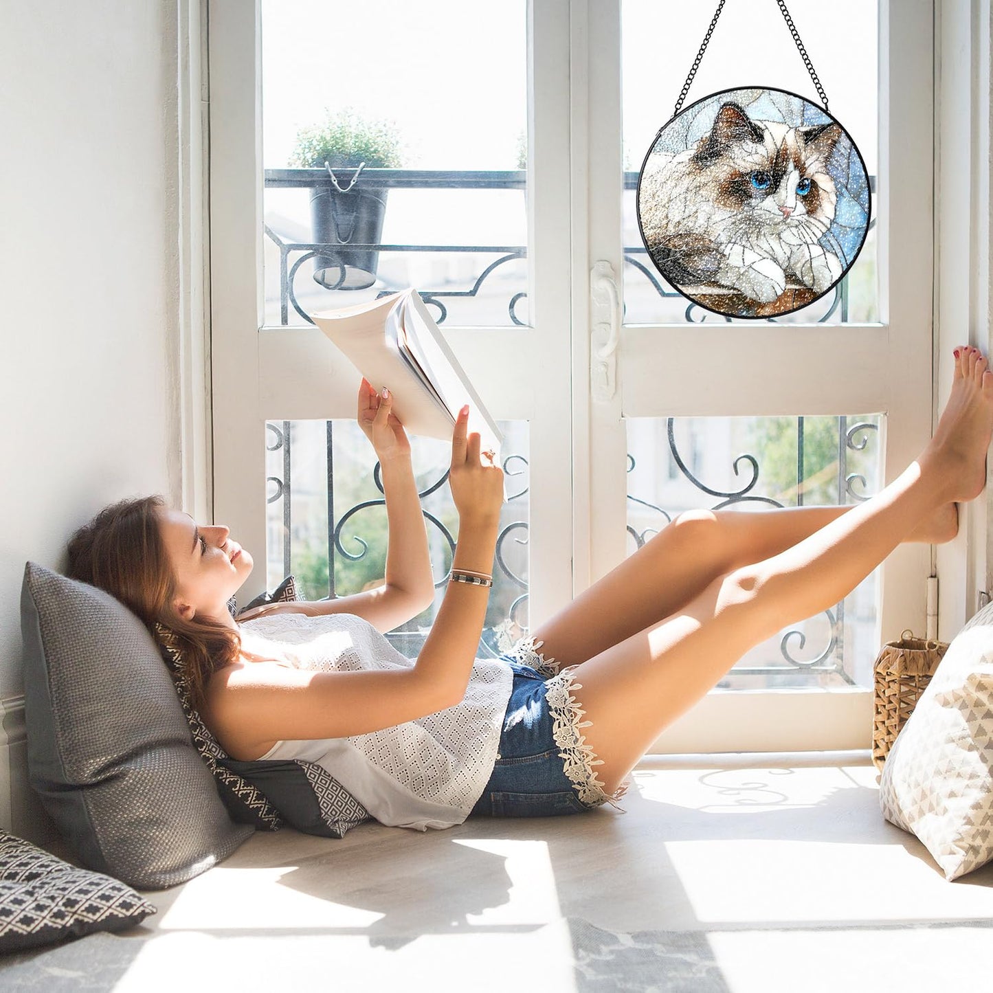 Gifts for Cat Lovers Stained Glass Suncatcher, Cute White Cat Suncatchers for Windows Hanging, Sun Catchers Indoor Wall Art Home Decor, 7.8in*7.8in