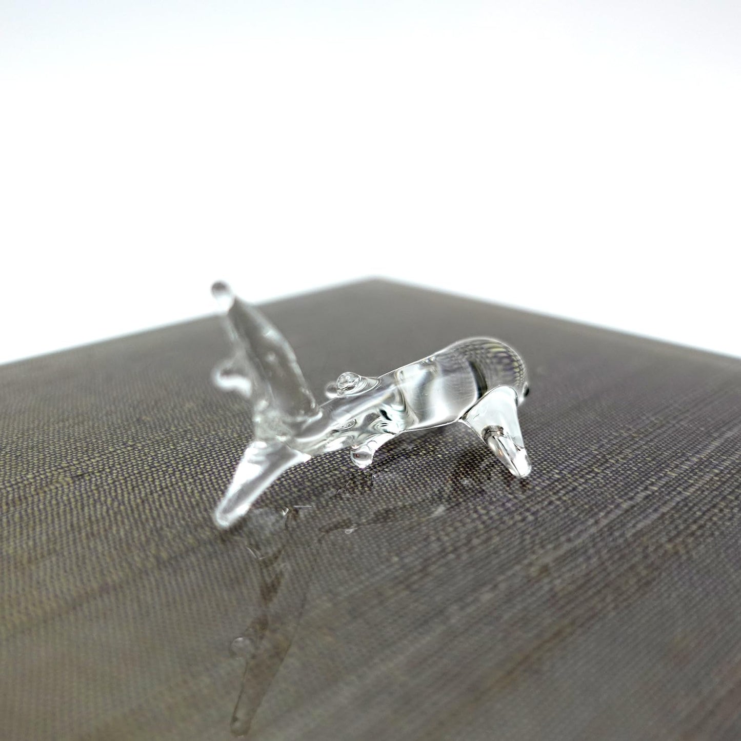 Sansukjai Whale-Shark Tiny Figurines Hand Blown Glass Art Sea Animals Collectible Gift Home Décor (Clear)