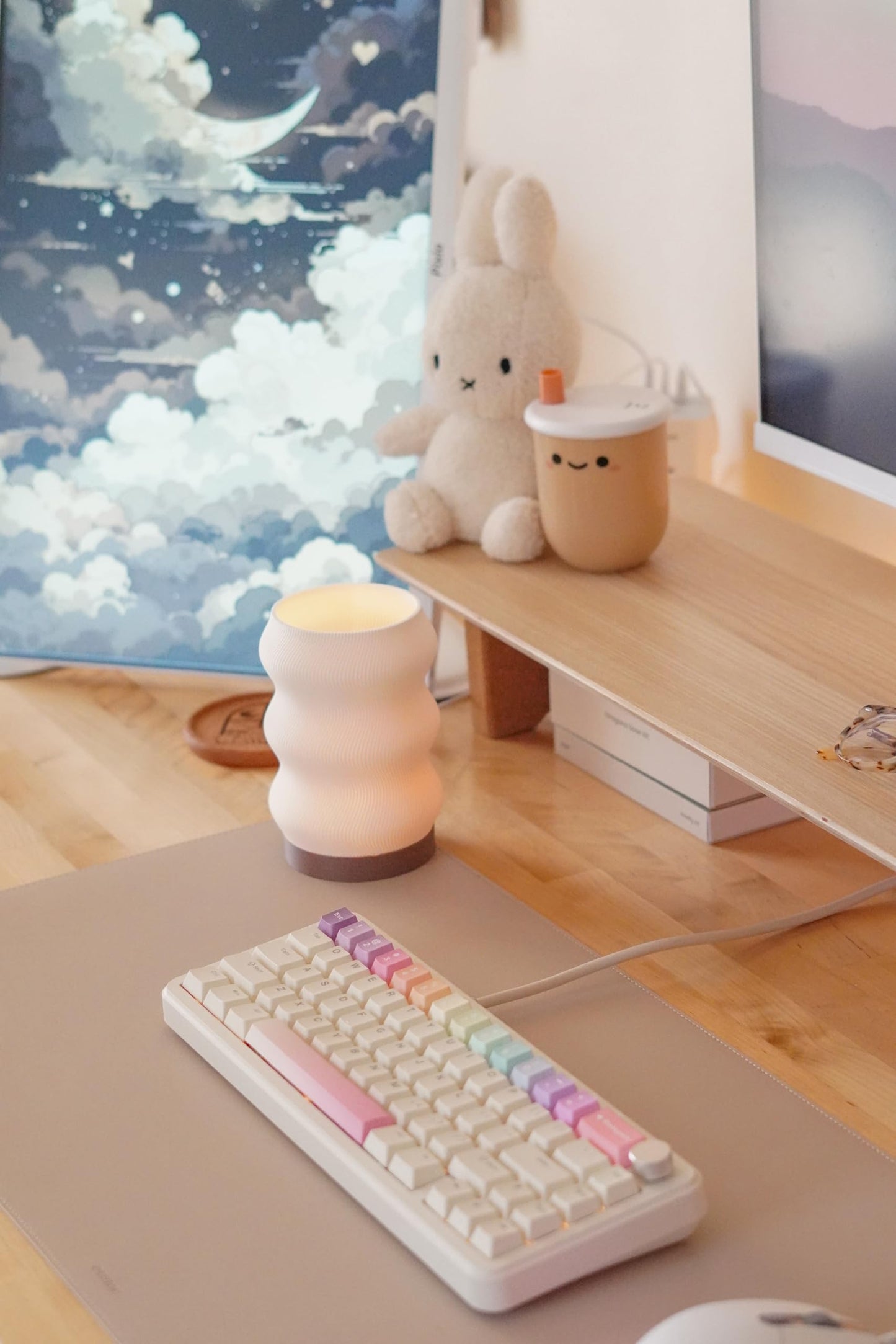 Delta Loom Wave Table Lamp - Modern Bedside Light for Bedroom, Desk, Nightstand, or Office - Mood Lighting Lamp - Eco-Friendly Gift Idea - Unique Home Decor - LED Night Light (Mini)