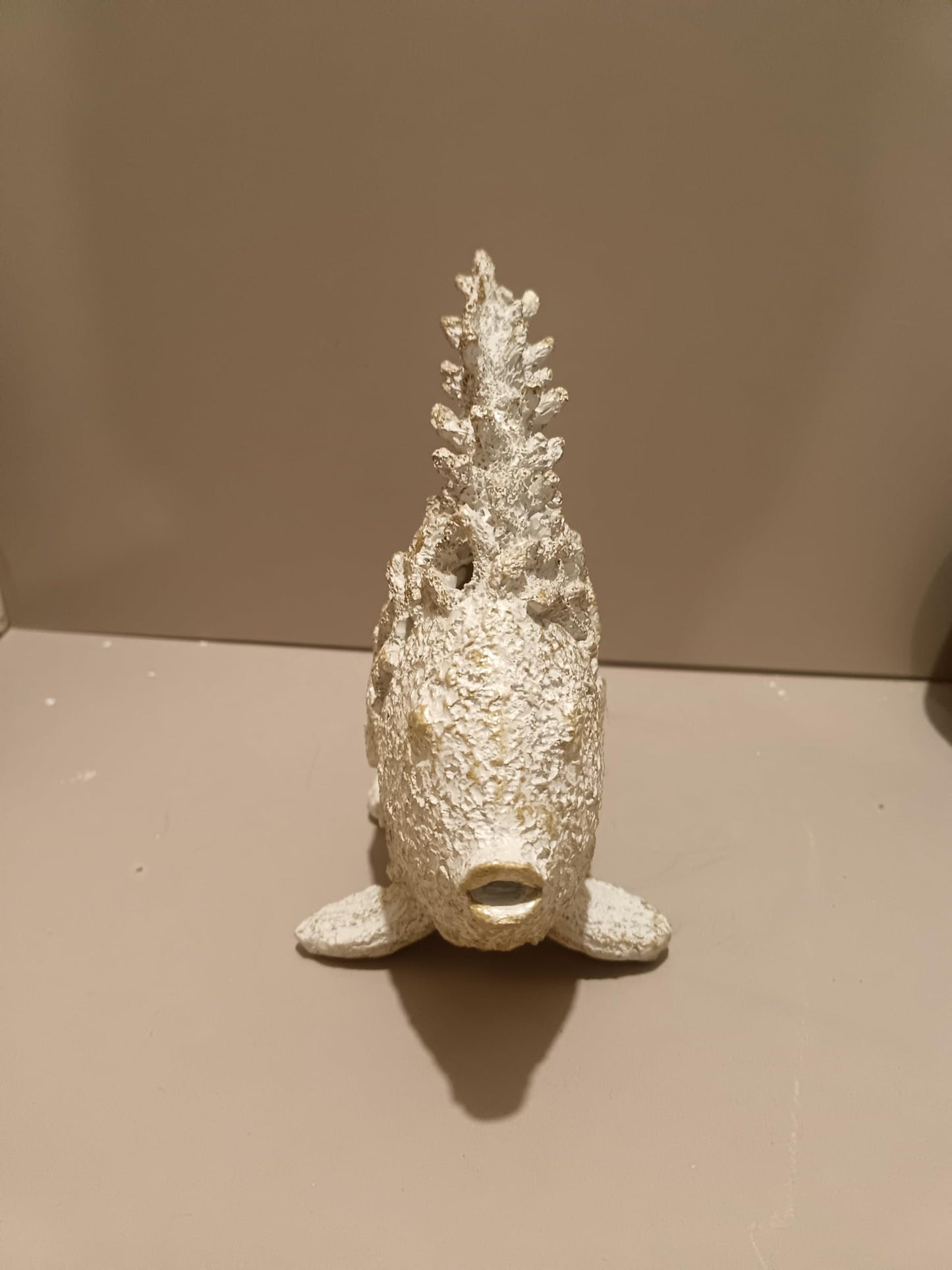 NVSHIQWEI Coral Reef Angelfish Sculpture - Polyresin Beach Home Decor, Ocean Decor,Coastal Tabletop Hand-Carved Look Statue for Desk, Shelf, Bathroom, Office Ornament，Gifts