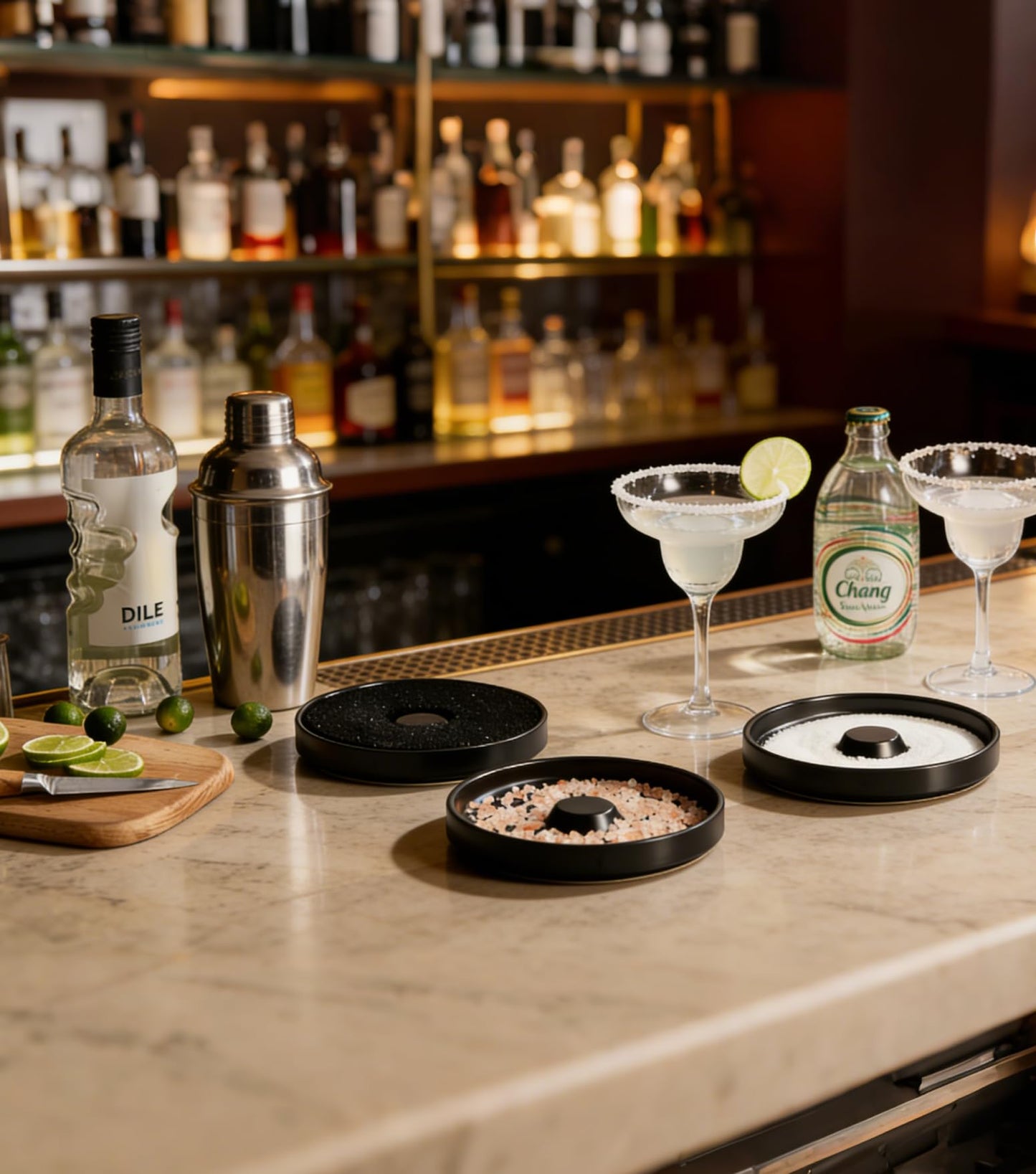 Margarita Salt Rimmer Set, Premium Ceramic Cocktail Glass Rimmer with 3 Bowls & Absorbent Pads, Matte Black Bar Rimmer for Salt, Sugar & Lime Juice, Home Bar & Party Essentials