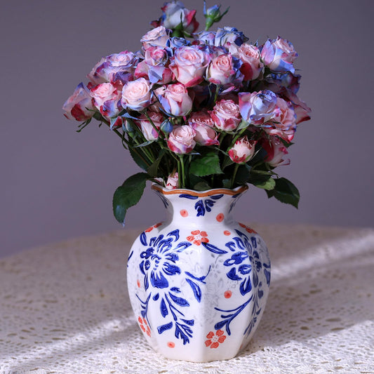 KEEWIIT Vintage Pastoral Octagonal Vase, Blue and White Ceramic Flower Vase, Elegant Decoration for Living Room, Bookshelf, Kitchen, or Bedroom (Blue & White Floral & Red, Small)