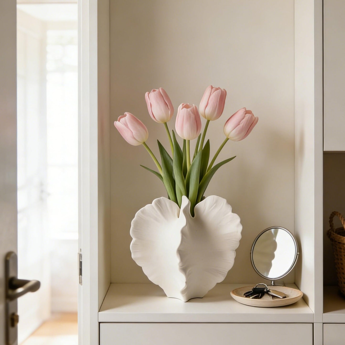 Small White Ceramic Vase,7 Inch Coral Shaped Coastal Vase for Home Decor,Modern Boho Farmhouse Table Centerpiece for Living Room Entryway, Decorative Flower Vase for Pampas Grass & Dried Flowers