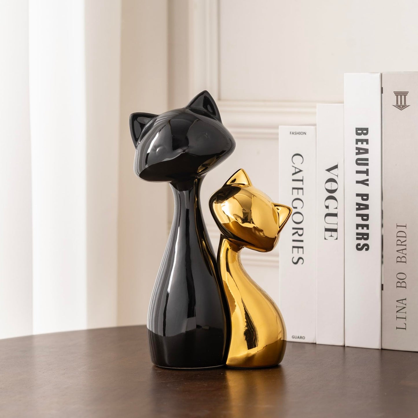 SURE YUESI Ceramic Cat Statue Set, Black & Gold Cute Cat Figurines, Lucky Cat Desk Decor for Cat Lovers, Modern Collectible Home Decor for Bookshelf & Living Room